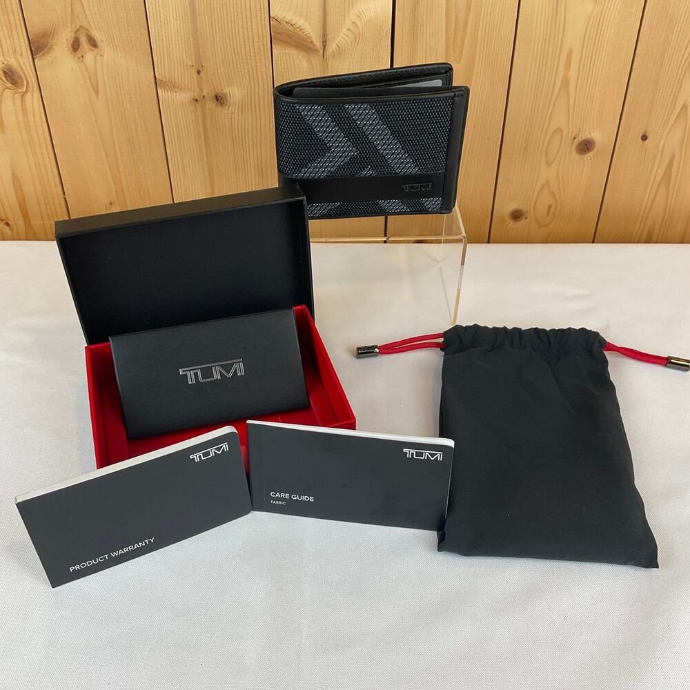 Tumi Men's Alpha Global Double Billfold Reflective Wallet, Black/Silver